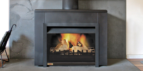 Univers Freestander Wood Fireplace